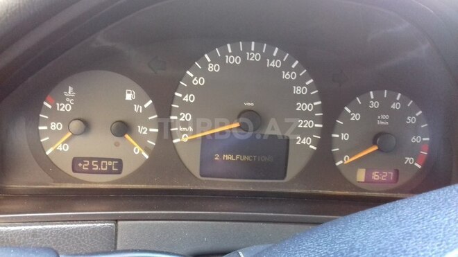 Mercedes E 240 2000, 262,300 km - 2.6 l - Bakı
