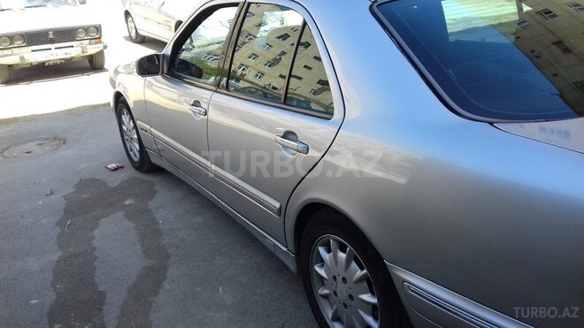 Mercedes E 240 2000, 262,300 km - 2.6 l - Bakı