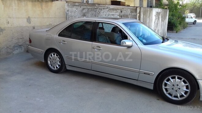 Mercedes E 240 2000, 262,300 km - 2.6 l - Bakı