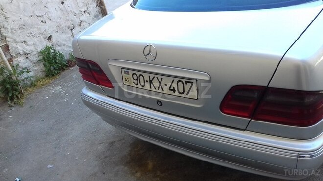 Mercedes E 240 2000, 262,300 km - 2.6 l - Bakı