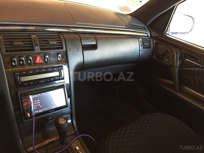 Mercedes E 320 1997, 292,000 km - 3.2 l - Lənkəran
