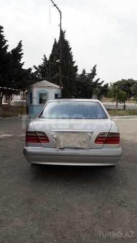 Mercedes E 320 2001, 271,000 km - 3.2 l - Bakı