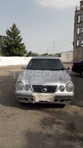 Mercedes E 320 2001, 271,000 km - 3.2 l - Bakı