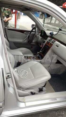 Mercedes E 320 2001, 271,000 km - 3.2 l - Bakı