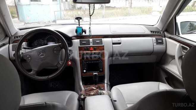Mercedes E 320 2001, 271,000 km - 3.2 l - Bakı