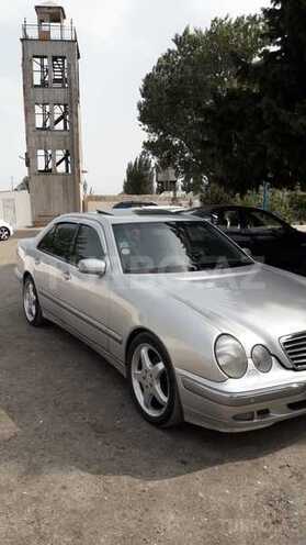 Mercedes E 320 2001, 271,000 km - 3.2 l - Bakı