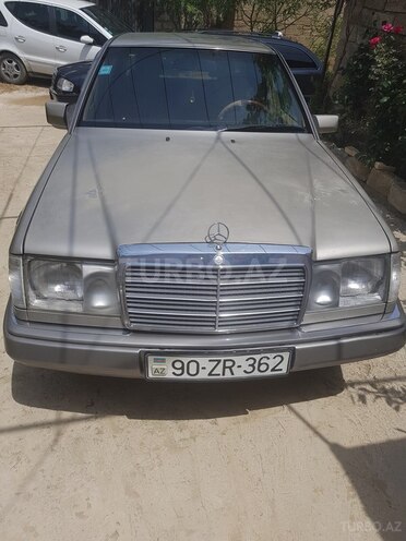 Mercedes E 220 1992, 302,405 km - 2.2 l - Bakı