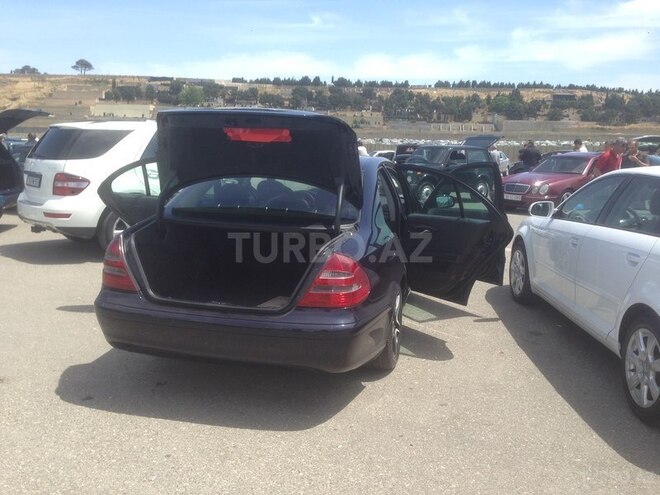 Mercedes E 220 2004, 278,000 km - 2.2 л - Bakı