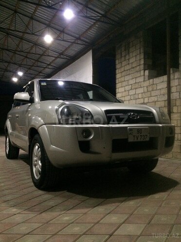 Hyundai Tucson 2007, 136,000 km - 2.0 l - Salyan