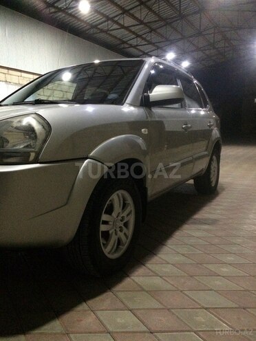 Hyundai Tucson 2007, 136,000 km - 2.0 l - Salyan