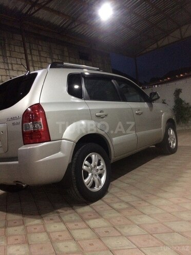 Hyundai Tucson 2007, 136,000 km - 2.0 l - Salyan