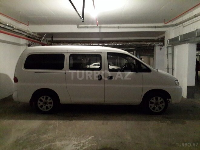 Hyundai H-1 2003, 250,000 km - 2.4 l - Şəmkir
