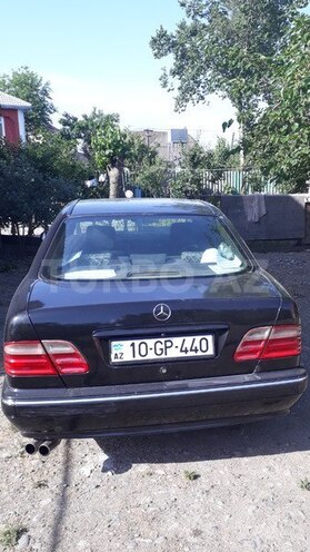 Mercedes E 240 2000, 310,000 km - 2.4 л - Masallı