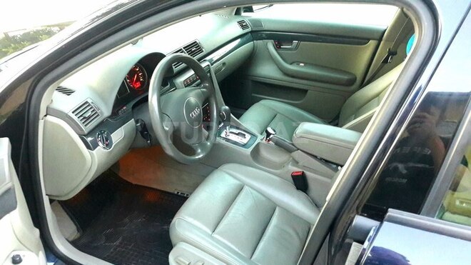 Audi A4 2003, 140,000 km - 1.8 l - Şamaxı