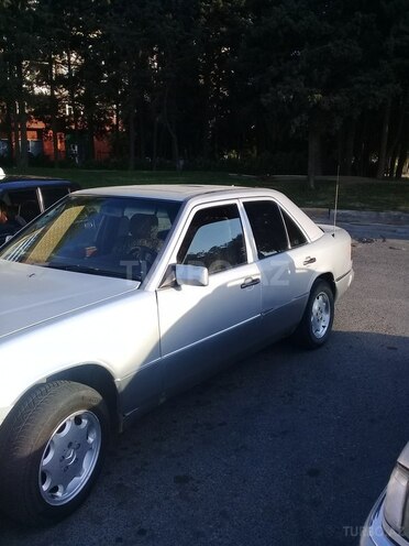 Mercedes E 250 1992, 365,000 km - 2.5 l - Bakı