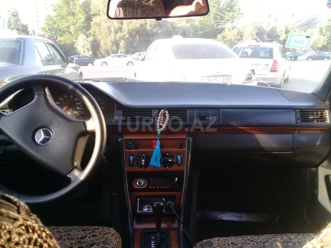 Mercedes E 250 1992, 365,000 km - 2.5 l - Bakı
