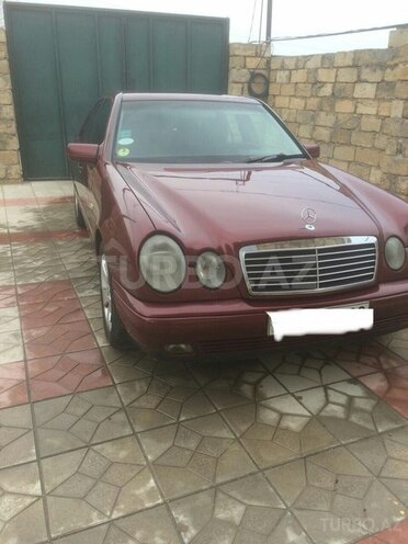 Mercedes E 220 1998, 270,000 km - 2.2 l - Sumqayıt