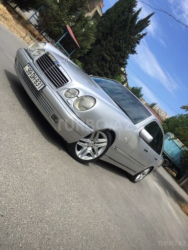 Mercedes E 220 1998, 254,000 km - 2.2 l - Bakı