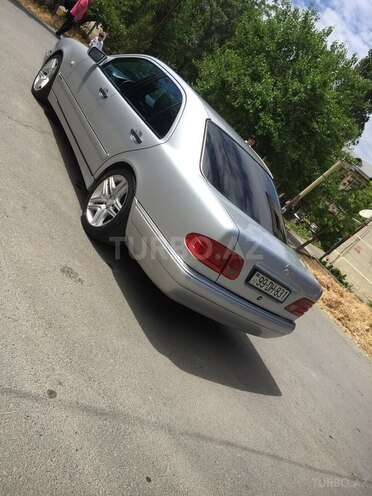 Mercedes E 220 1998, 254,000 km - 2.2 l - Bakı