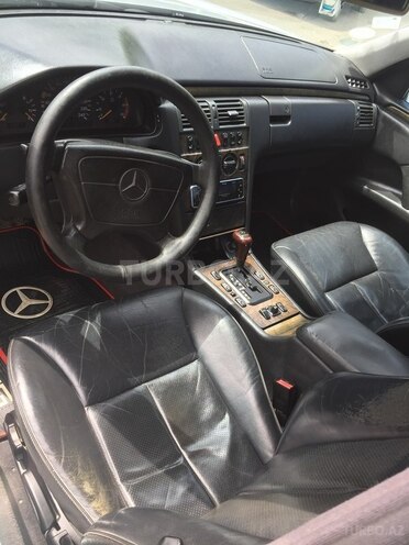 Mercedes E 220 1998, 254,000 km - 2.2 l - Bakı