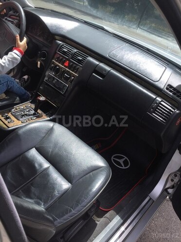 Mercedes E 220 1998, 254,000 km - 2.2 l - Bakı