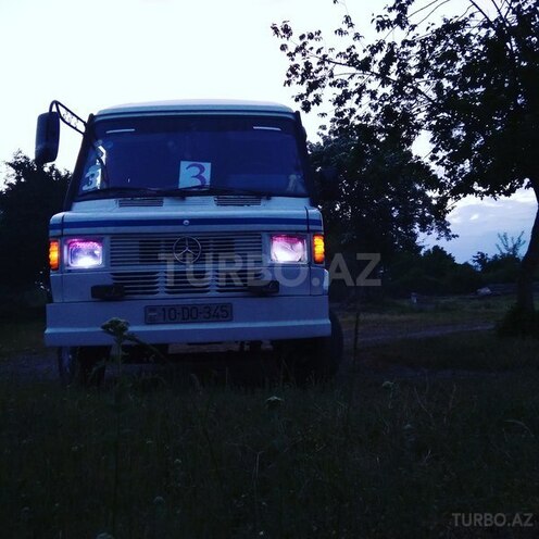 Mercedes 208 D 1983, 222,000 km - 2.3 l - Qəbələ
