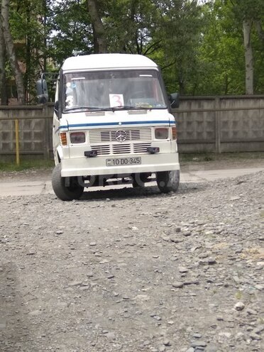 Mercedes 208 D 1983, 222,000 km - 2.3 l - Qəbələ
