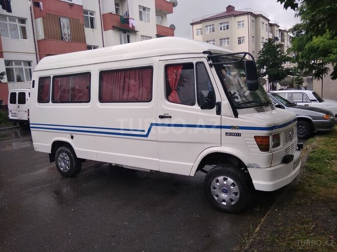 Mercedes 208 D 1983, 222,000 km - 2.3 l - Qəbələ