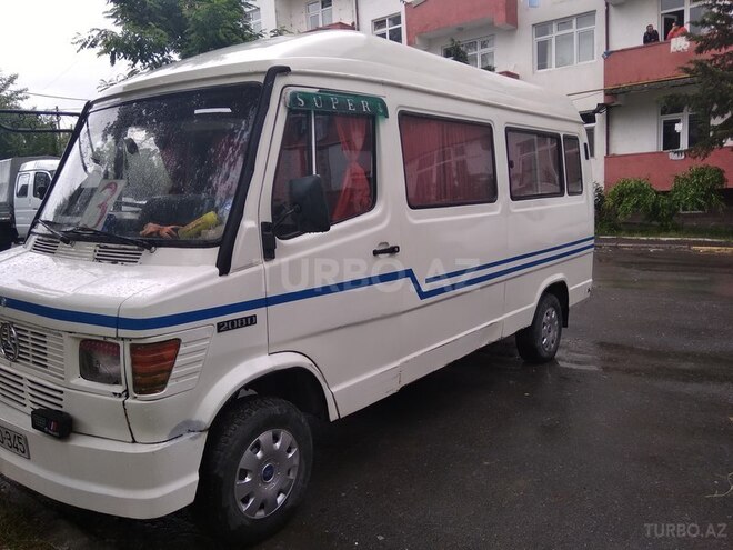 Mercedes 208 D 1983, 222,000 km - 2.3 l - Qəbələ