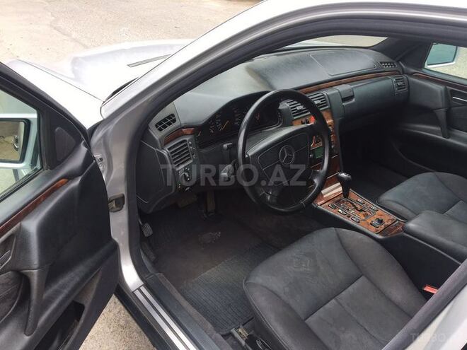 Mercedes E 240 1998, 317,000 km - 2.4 l - Bakı