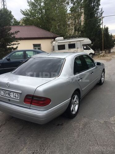 Mercedes E 240 1998, 317,000 km - 2.4 l - Bakı