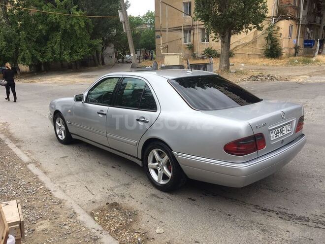 Mercedes E 240 1998, 317,000 km - 2.4 l - Bakı