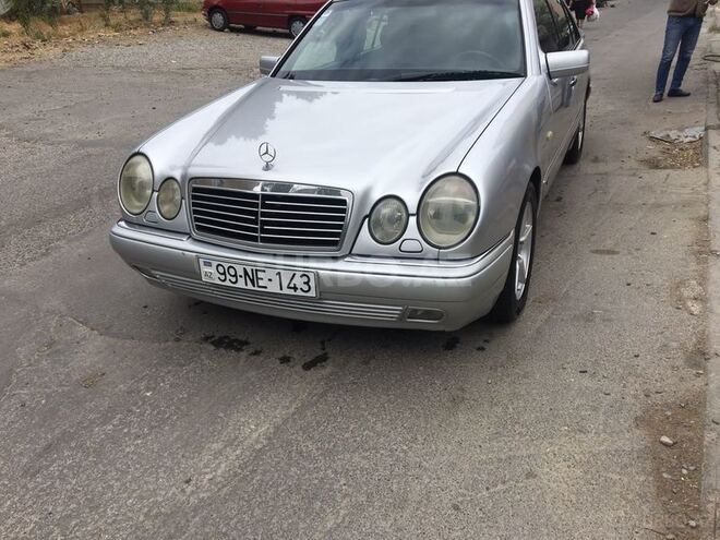 Mercedes E 240 1998, 317,000 km - 2.4 l - Bakı