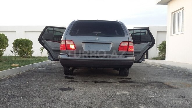 Mercedes E 230 1997, 340,000 km - 2.3 l - Ucar