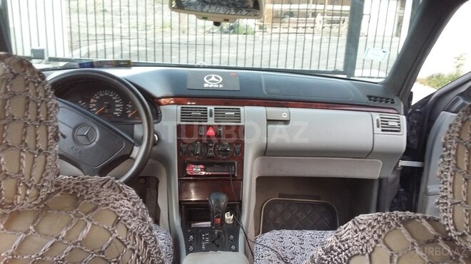 Mercedes E 230 1997, 340,000 km - 2.3 l - Ucar