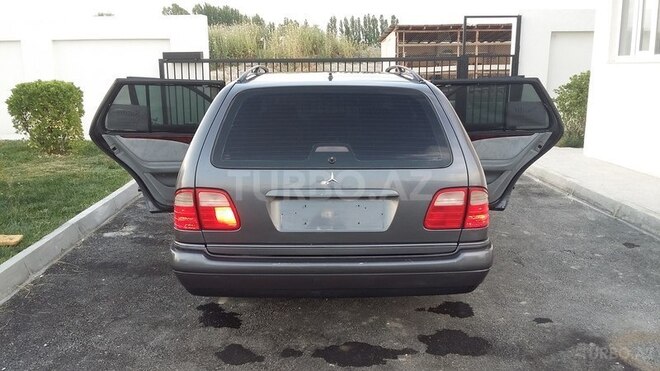 Mercedes E 230 1997, 340,000 km - 2.3 l - Ucar