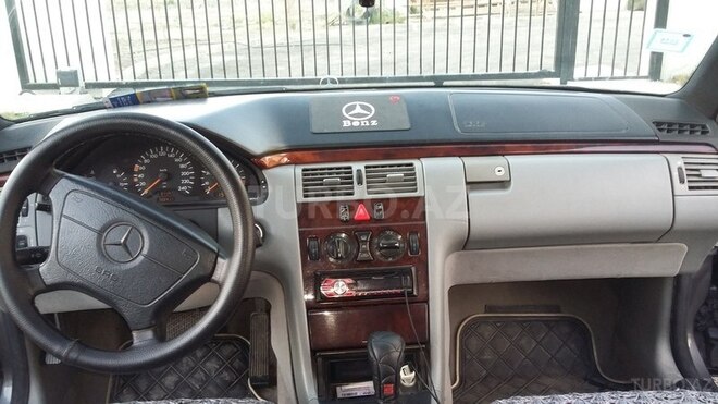 Mercedes E 230 1997, 340,000 km - 2.3 l - Ucar