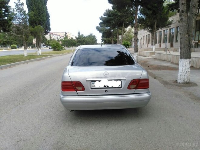 Mercedes E 240 1998, 290,000 km - 2.4 l - Bakı