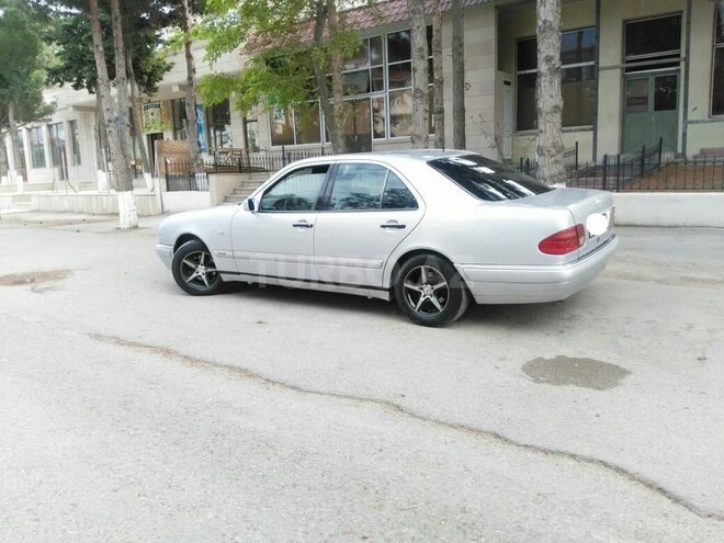 Mercedes E 240 1998, 290,000 km - 2.4 l - Bakı