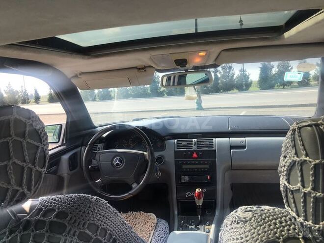 Mercedes E 240 1998, 270,000 km - 2.8 l - Bakı