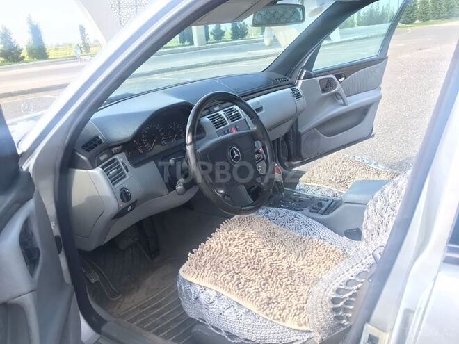 Mercedes E 240 1998, 270,000 km - 2.8 l - Bakı