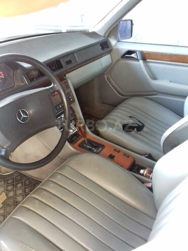 Mercedes E 230 1990, 250,200 km - 2.3 l - Gəncə