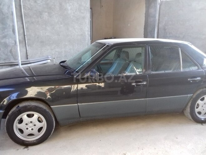 Mercedes E 230 1990, 250,200 km - 2.3 l - Gəncə