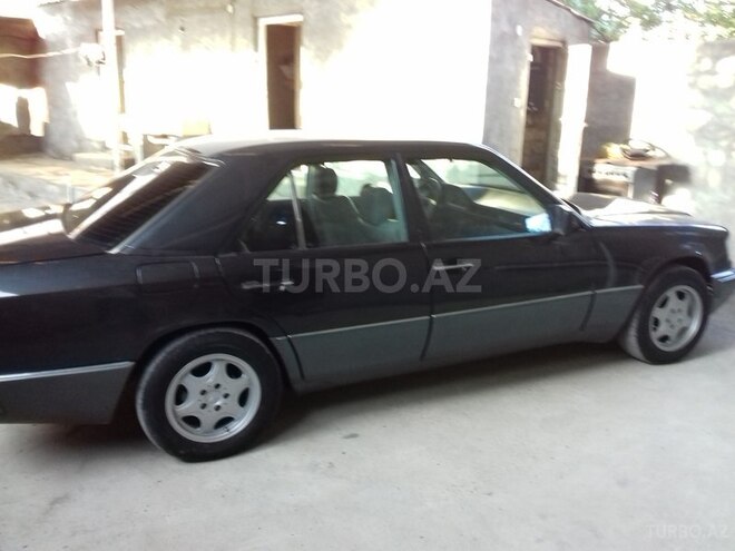 Mercedes E 230 1990, 250,200 km - 2.3 l - Gəncə