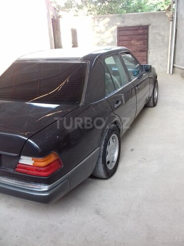 Mercedes E 230 1990, 250,200 km - 2.3 l - Gəncə