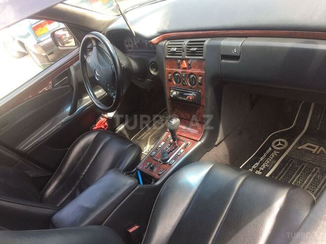 Mercedes E 220 2000, 285,000 km - 2.2 l - Sumqayıt