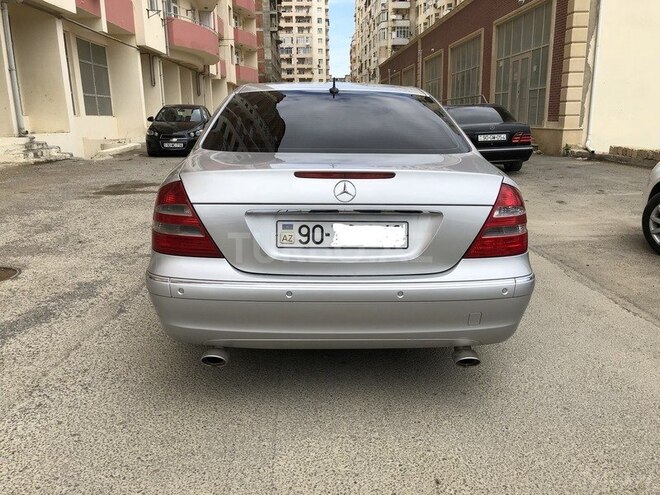 Mercedes E 240 2004, 300,000 km - 2.6 l - Bakı