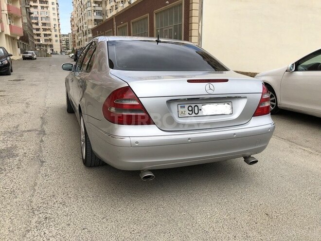 Mercedes E 240 2004, 300,000 km - 2.6 l - Bakı