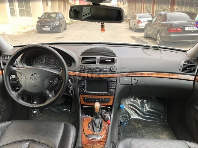 Mercedes E 240 2004, 300,000 km - 2.6 l - Bakı