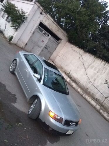 Audi A4 2004, 284,000 km - 1.8 l - Bakı